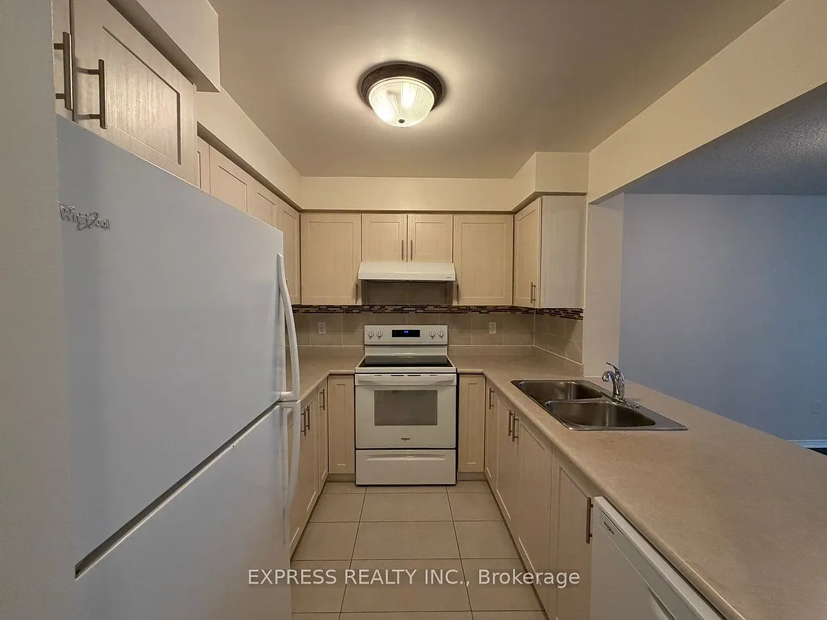 Building Photo - 29 Pemberton Ave #LPH02