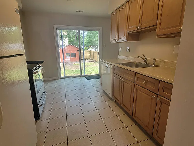 3381 Ryon Ct — Photo 6