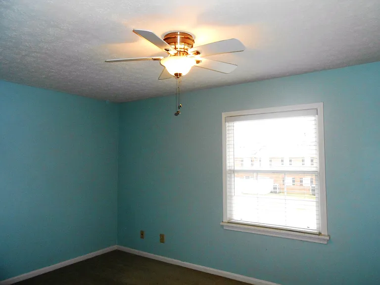 4850 Westport Rd — Photo 11