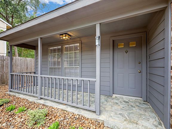 2nd image of 34 N High Oaks Cir