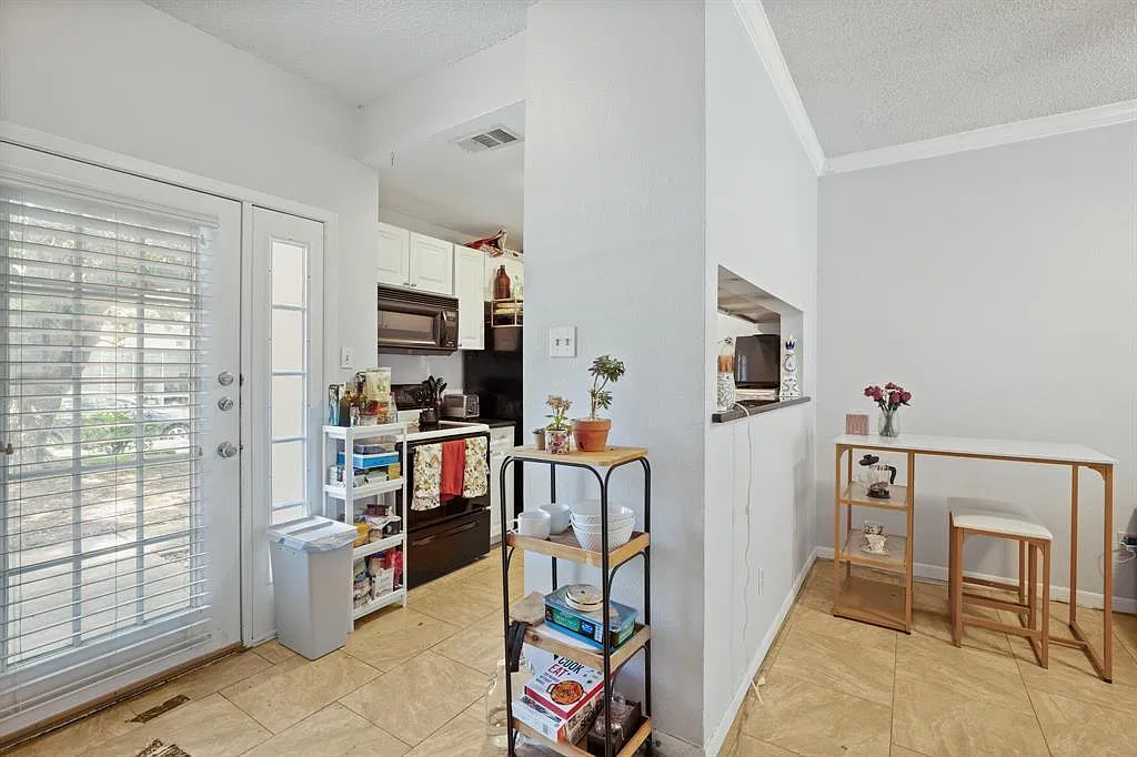 2 bed, 2.0 bath, 800 sqft, $2,000 — Photo 2