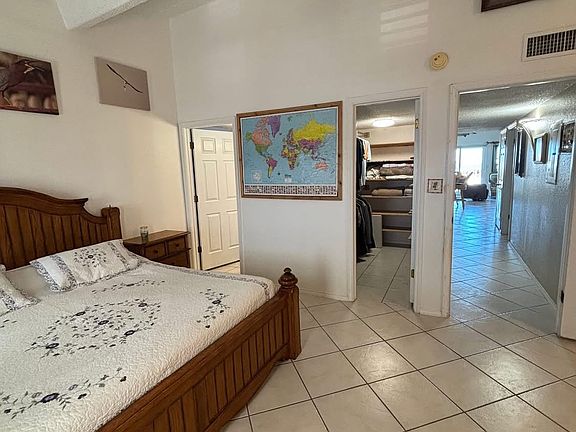 5th image of 1342 Harbor Island Dr #D