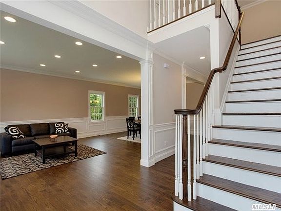 2nd image of 6 Charlotte Pl