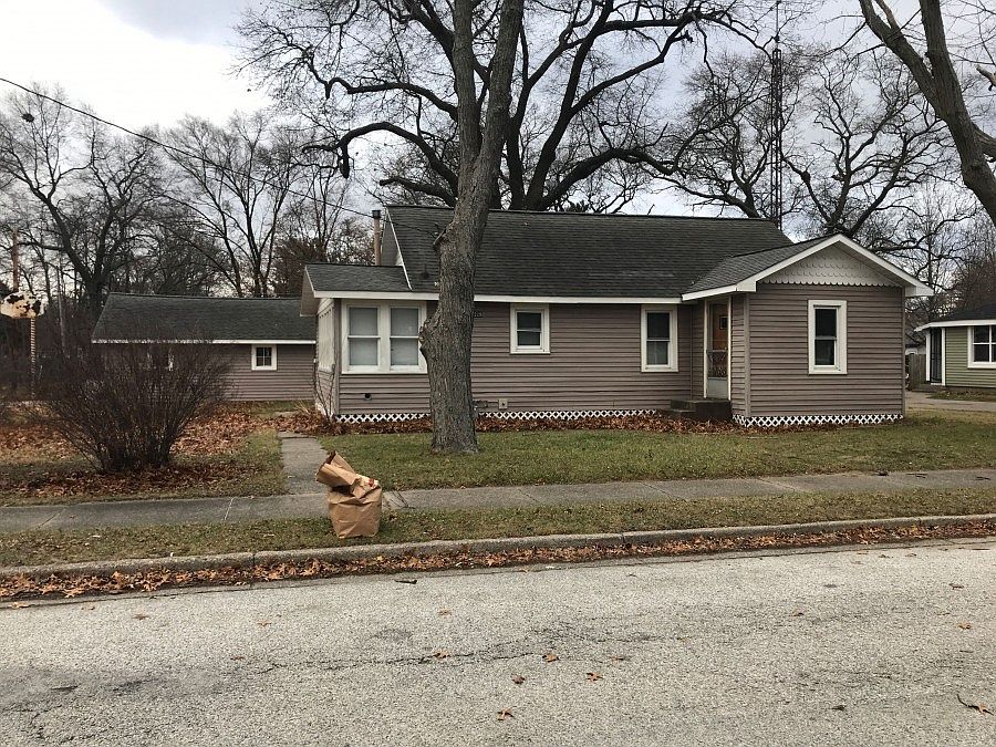 2nd image of 1229 McLaughlin Ave