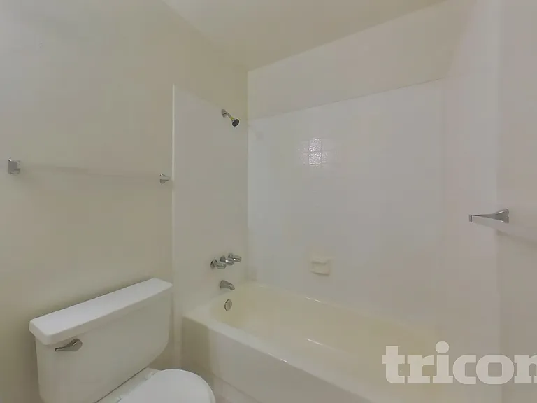 20812 N 11th Ave — Photo 14