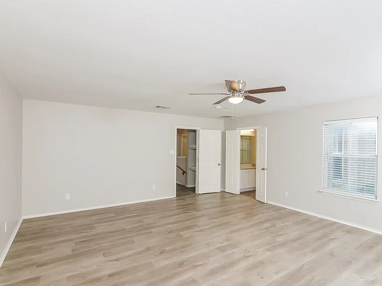 4323 Gentle Grove Dr — Photo 10