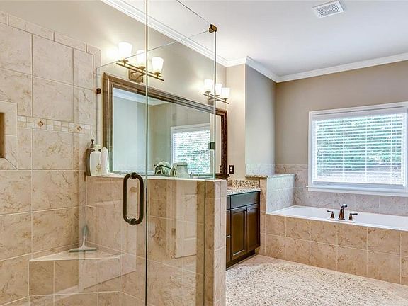 3rd image of 1747 Grand Oaks Dr