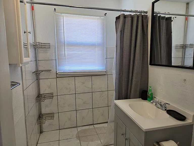 708 Monterrey St — Photo 8