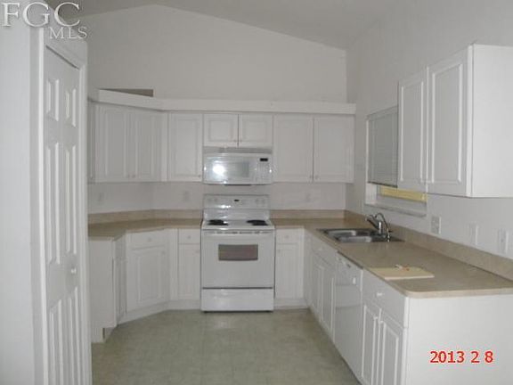 3rd image of 638 NE 1st Pl