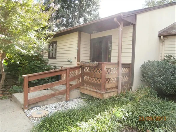 1263 Branchlands Dr, Charlottesville, VA 22901