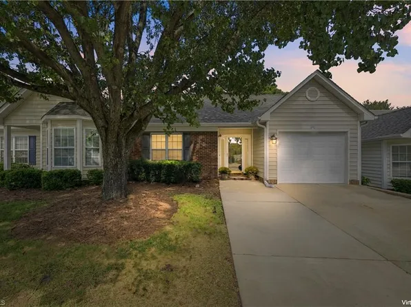94 Mansfield Cir, Greensboro, NC 27455