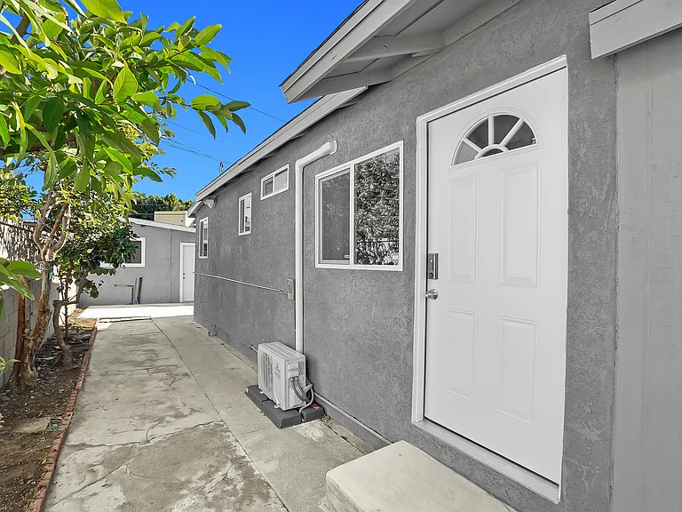 2132 Brawley St — Photo 35