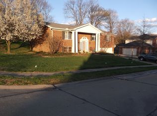 1854 Beacon Hl, Fort Wright, KY 41011