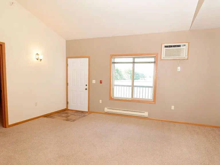 100 Sunshine Cir #15 — Photo 4