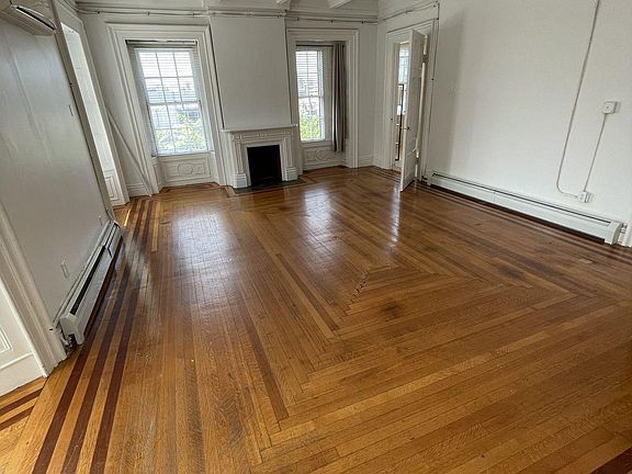 4th image of 296 Benefit St #1L