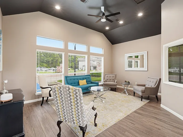 Dayton Park Apartments — Photo 10