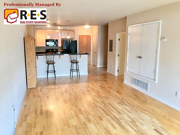 3rd image of 3101 Blake St Unit 304