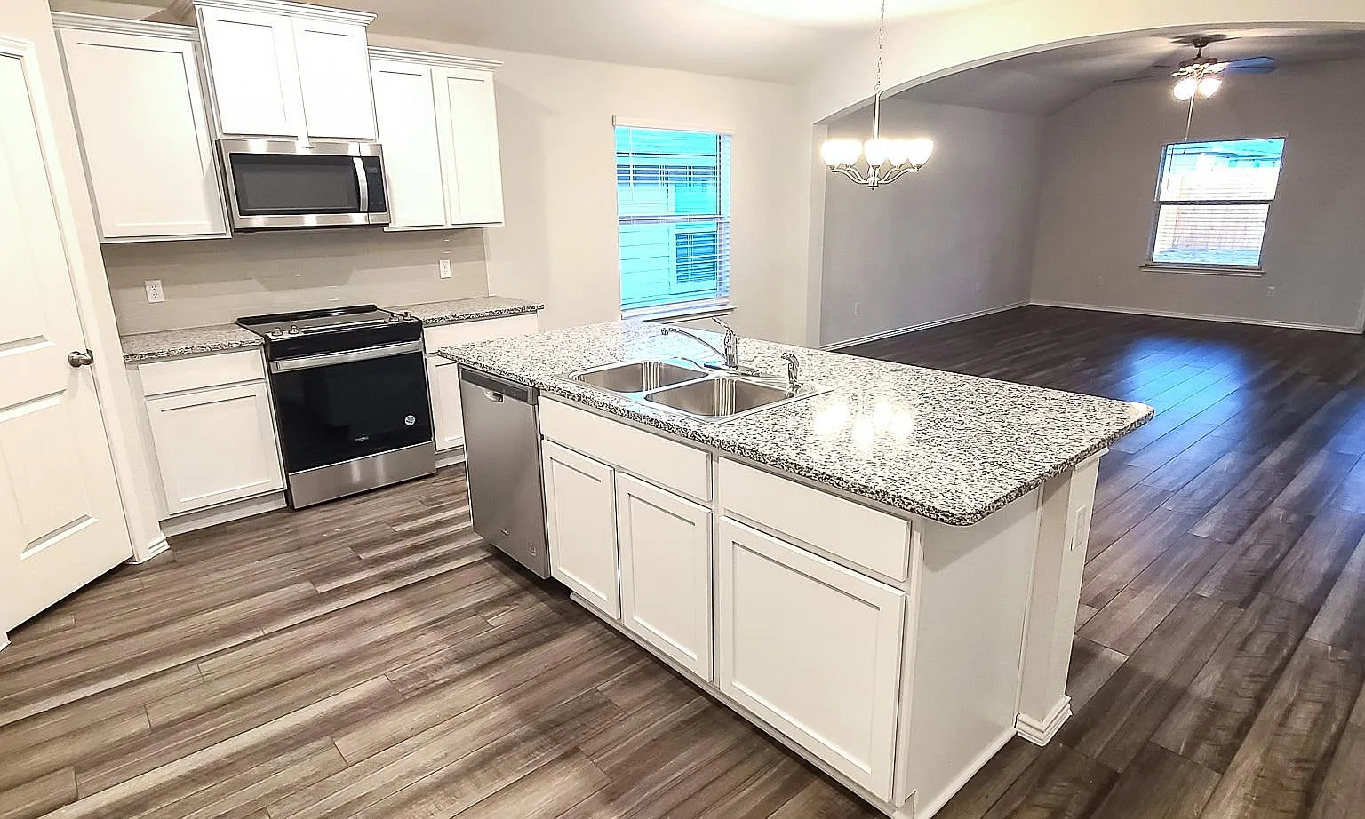4 bed, 2.0 bath, 1768 sqft, $1,900 — Photo 4