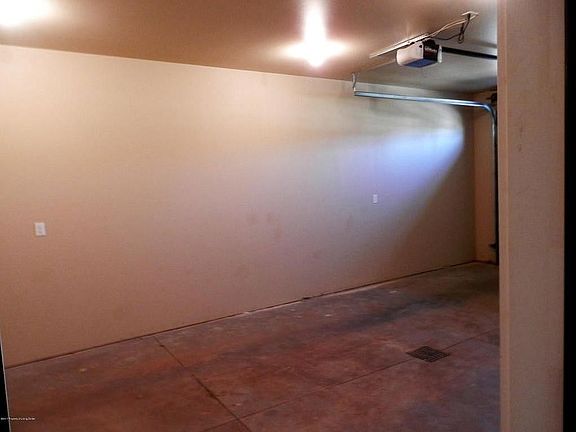Heated 1 stall garage