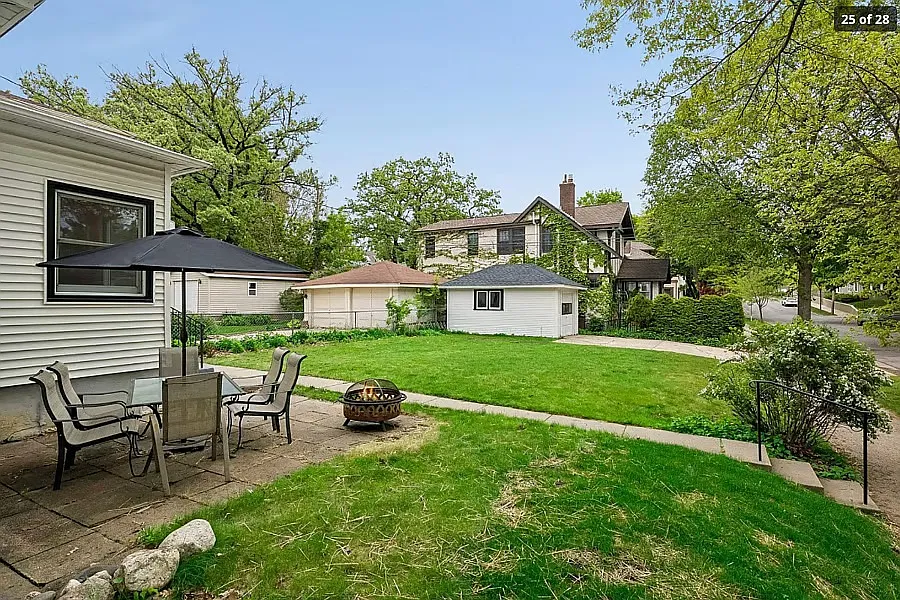 5 bed, 2897 sqft, $3,975 — Photo 3