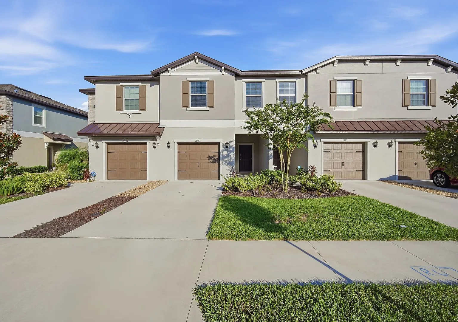 Newer 3Beds/2.5 Bths in Amenity Rich Area! — Photo 1