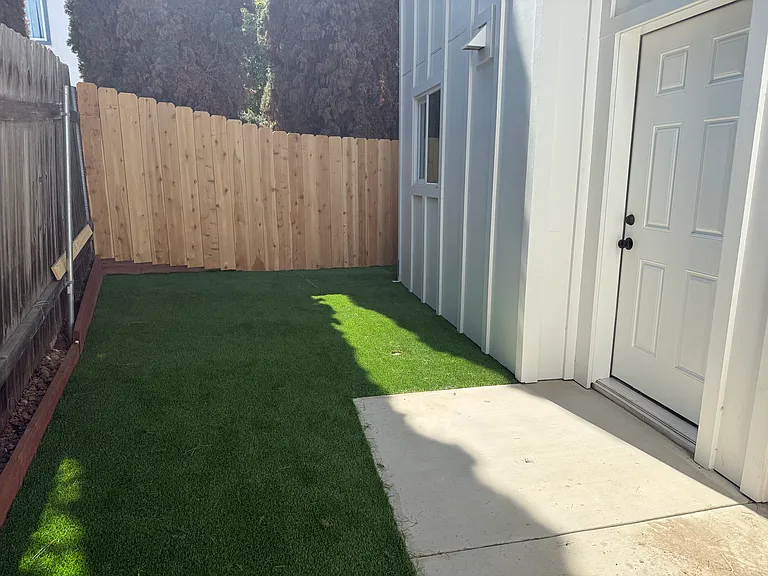 5656 Chateau Dr #5 — Photo 1