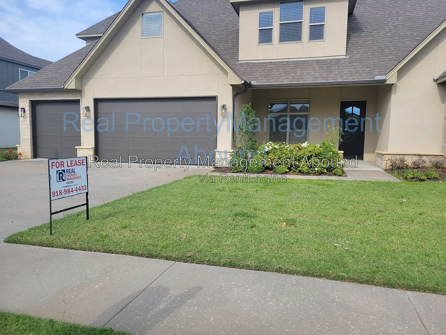 5 bed, 3.5 bath, 3791 sqft, $3,500 — Photo 2