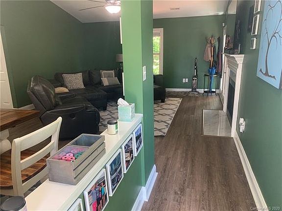 3rd image of 1823 Fairlawn Ct