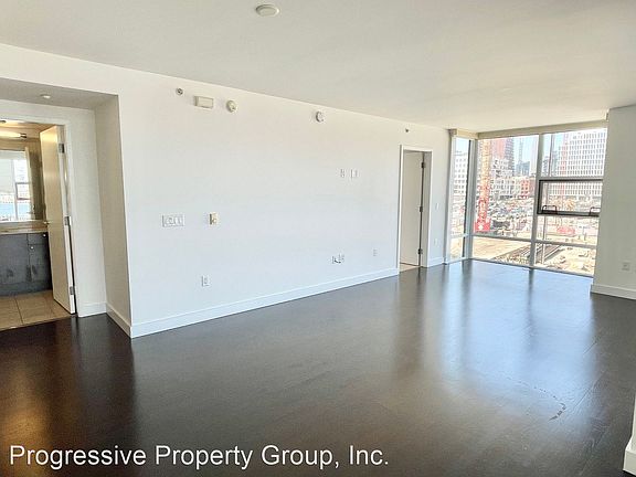 5th image of 325 China Basin St Unit 411