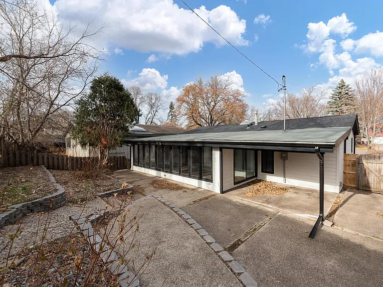 5329 Interlachen Blvd — Photo 14