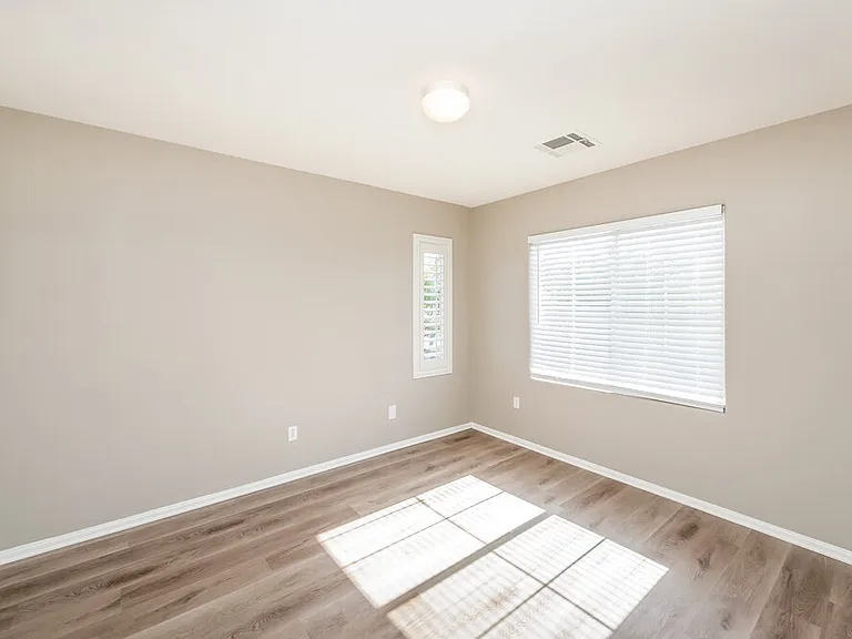 8437 Spencer Canyon St — Photo 13