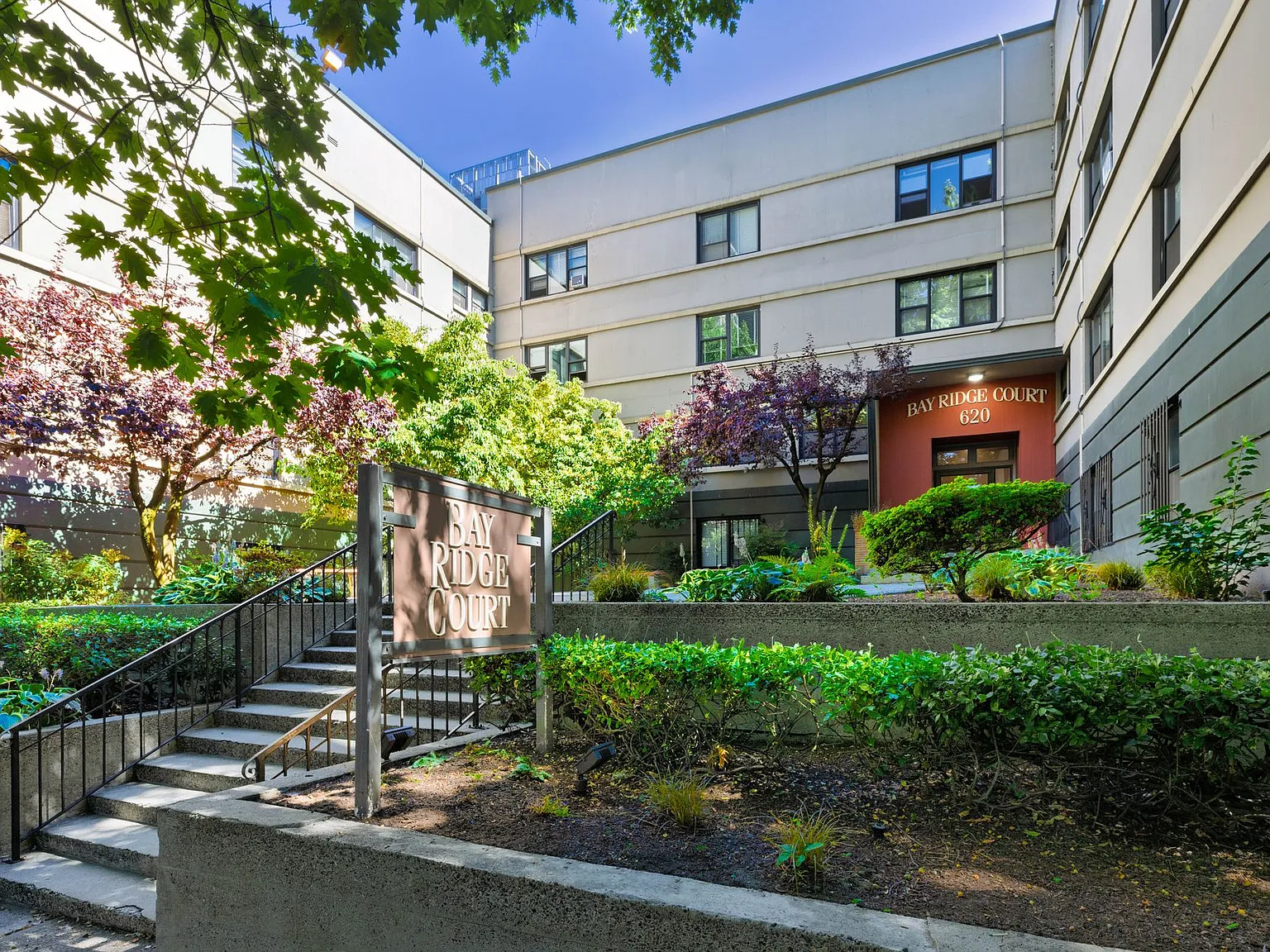 Bay Ridge Court — Photo 2