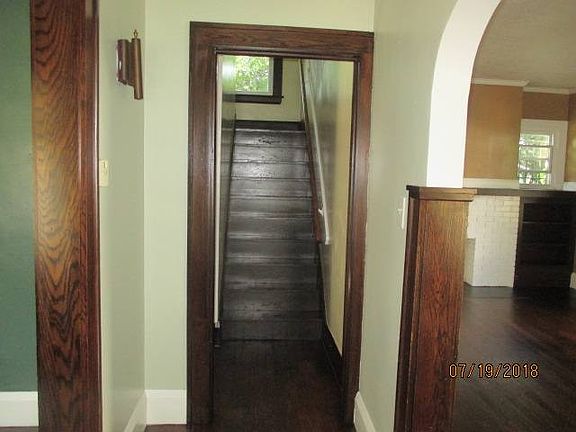 4th image of 123 E Boston Ave