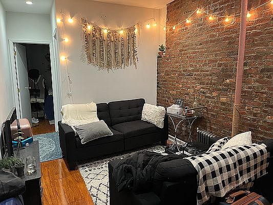 3rd image of 71 Pineapple St #C7