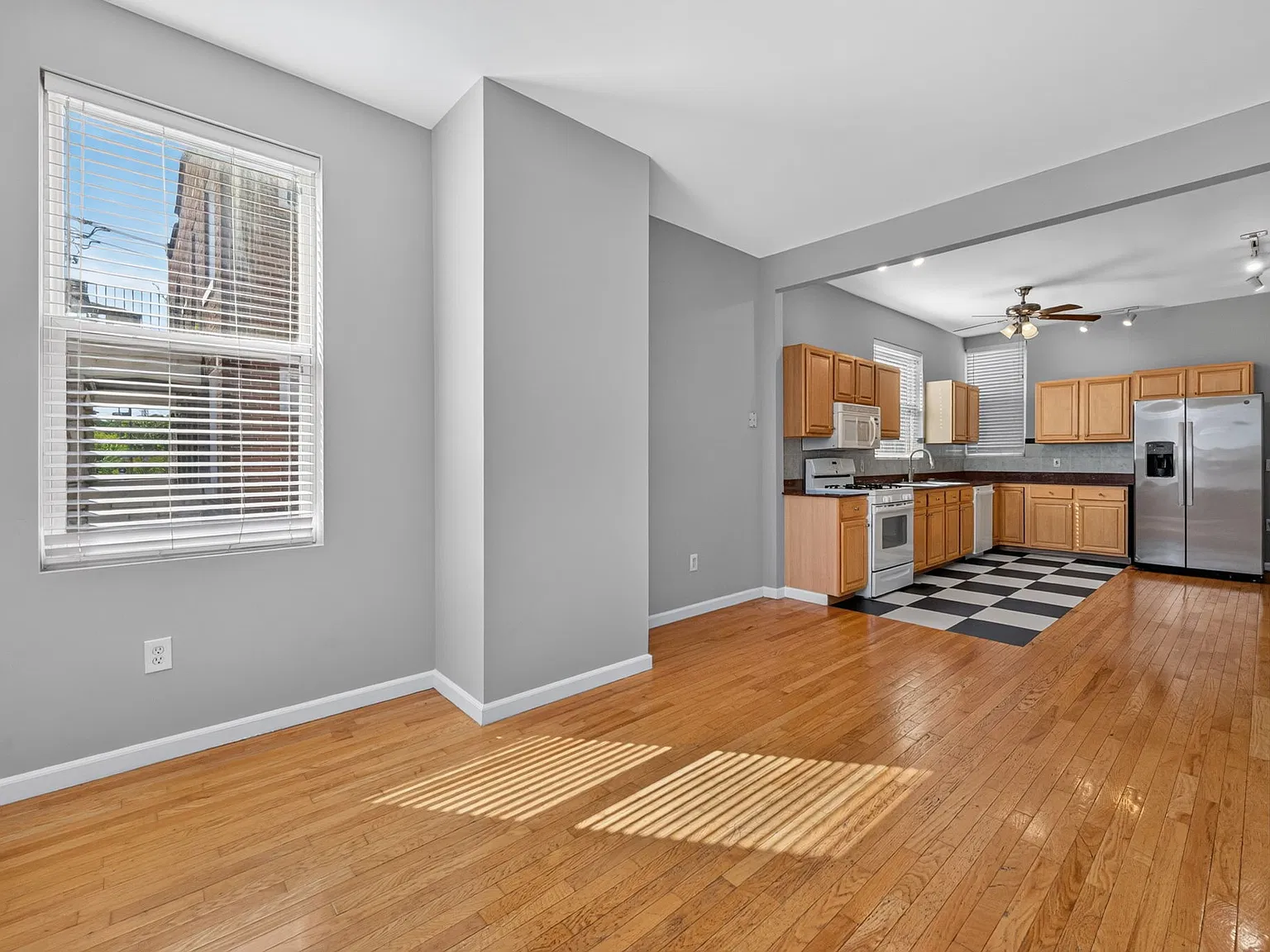 1547 Tamm Ave — Photo 1