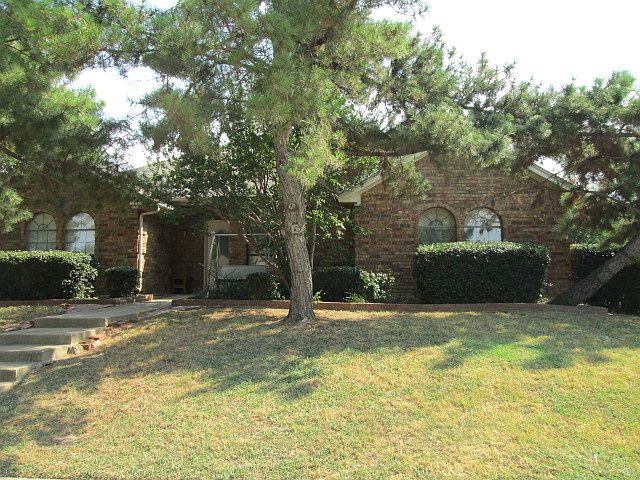 2nd image of 998 Camden Dr