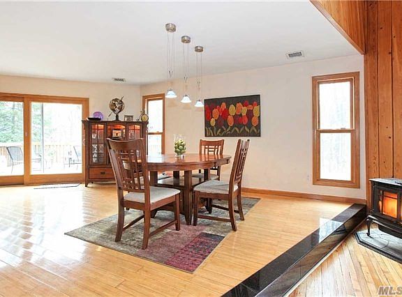 4th image of 23 Swezey Ln