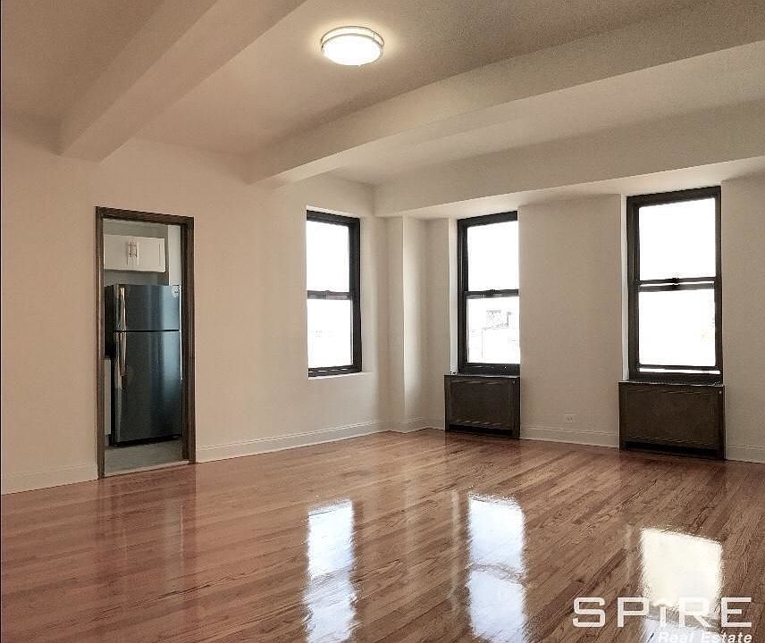 1st image of 92 7th Ave