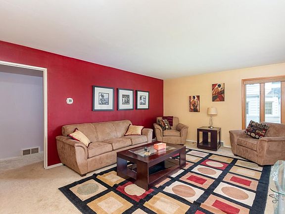 2nd image of 619 N Wenger Ave