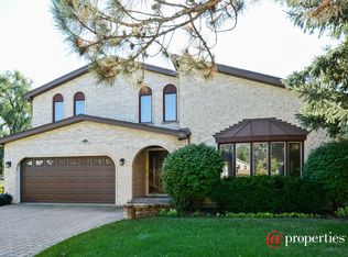 416 Parkview Ct, Arlington Heights, IL 60005