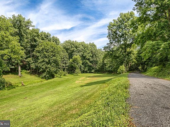 4th image of 301 Lenker Rd