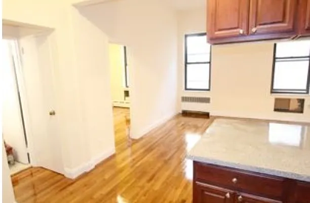 Rented by Robyn Lee, LREB | media 29