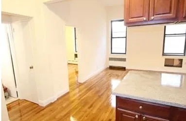 Rented by Robyn Lee, LREB