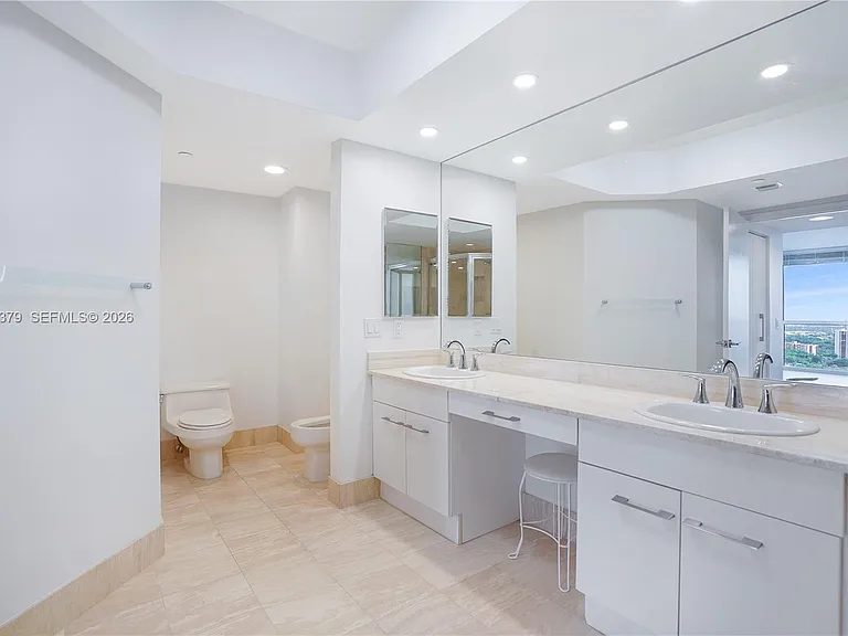 21205 Yacht Club Dr #2604 — Photo 21