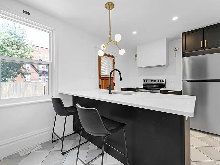 121 Hopewell Ave #B — Photo 33