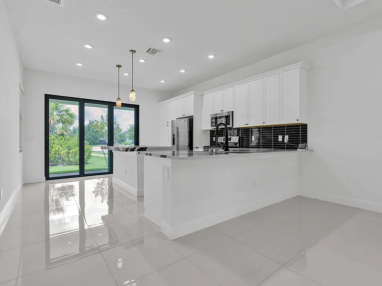 5501 Santa Rosa Ln — Photo 8