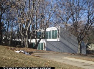 6704 Dodge St, Omaha, NE 68132