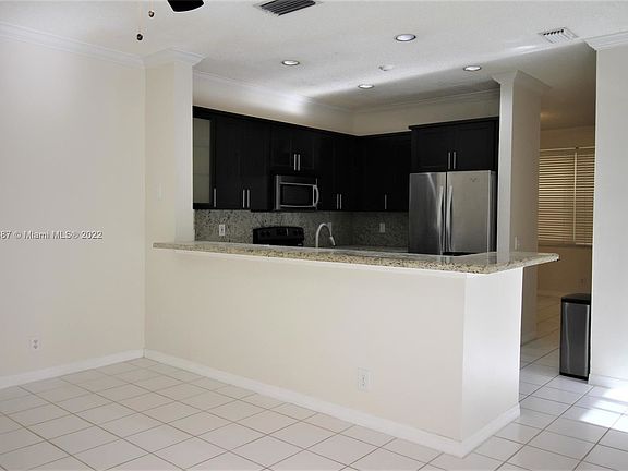 5th image of 644 Sand Creek Cir Unit 644