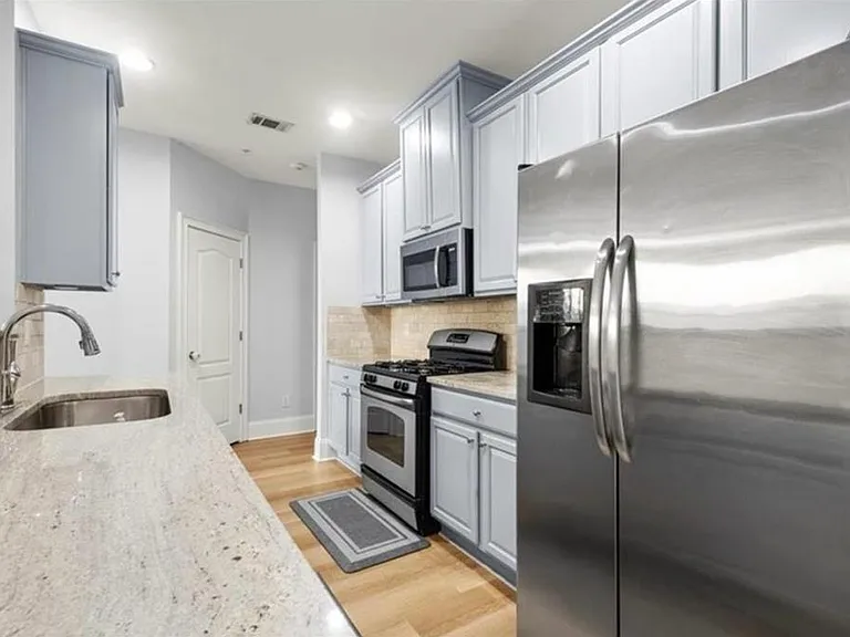 2304 Oakton Pl SE — Photo 10