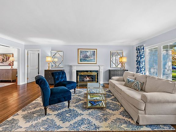 5th image of 799 Sunningdale Dr